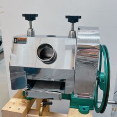 サトウキビ搾り機（手動さとうきびジューサー）