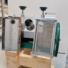 サトウキビ搾り機（手動さとうきびジューサー）