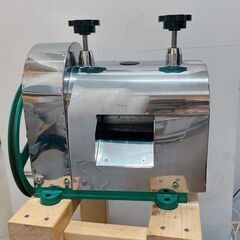 サトウキビ搾り機（手動さとうきびジューサー）