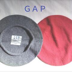 ＧＡＰのベレー帽　２つ