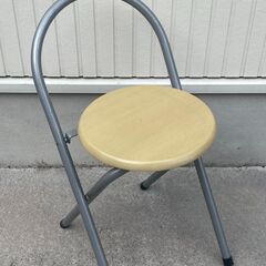 折り畳みの椅子