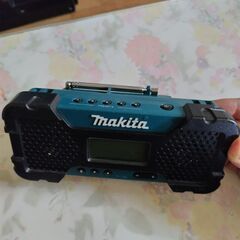 商談中　makita　10.8v充電式ラジオ　本体のみ　MR05...