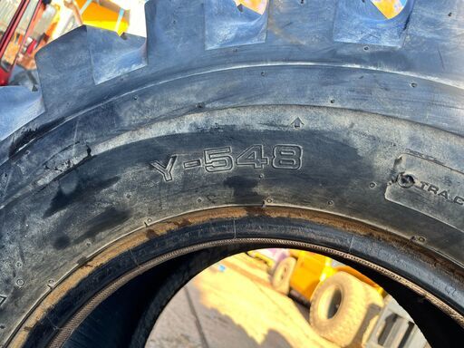 【直接引き取り大歓迎　札幌近郊】ホイールローダー・タイヤショベル等　スパイクタイヤ　ヨコハマタイヤ　17.5/65-20 10PR Y548（1本）（Y00046） 直接引き取り大歓迎 札幌近郊】ホイールローダー・タイヤショベル等
