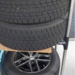 スタッドレスタイヤ4本(タイヤラック付き)