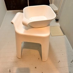 洗面器、椅子