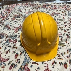 ヘルメット　黄色