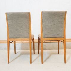 Ritzwell(リッツウェル)のSCHOLAR(スコラー)ダイニングチェア2脚セットです。ンプルでモダンなフォルムのアームレスチェア。ウォールナット材の温かみが感じられる北欧スタイルのデザイン♪DK203