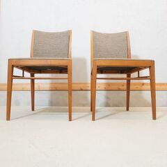 Ritzwell(リッツウェル)のSCHOLAR(スコラー)ダイニングチェア2脚セットです。ンプルでモダンなフォルムのアームレスチェア。ウォールナット材の温かみが感じられる北欧スタイルのデザイン♪DK203