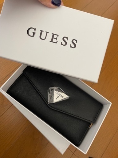 財布　GUESS