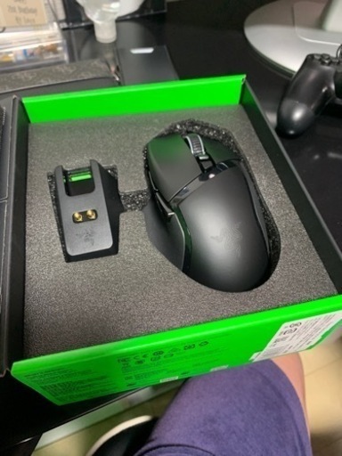 プレイステーション Razer Basilisk Ultimate Gaming Mouse, High Speed Wireless, 11 Buttons, Tilt Switch, Focus+ Sensor, 20000DPI with Charging Stand, Chroma RZ01-03170100-R3A1 Black