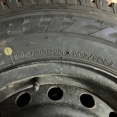 195/80/R15  105Lスタッドレスタイヤ
