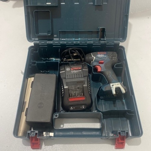 BOSCHインパクトドライバー　ケース＋充電器
