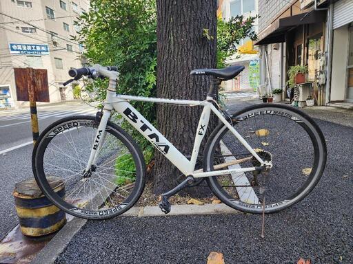 　クロスバイク　７００ｘ２８ｃ　7変速　白　配達可能