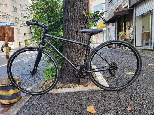 【ＸＤ００３】クロスバイク　７００ｘ２８ｃ　６変速　黒　配達可能