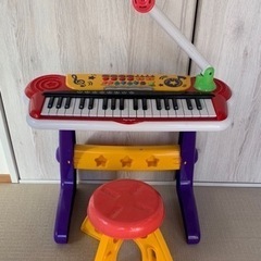 ピアノ　おもちゃ