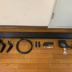 【新品未使用】ランクル200　後期　サイドステップ　右のみ