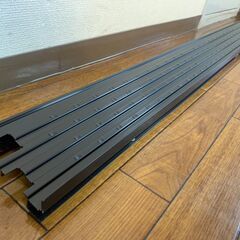 【新品未使用】ランクル200　後期　サイドステップ　右のみ