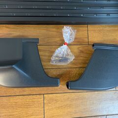 【新品未使用】ランクル200　後期　サイドステップ　右のみ