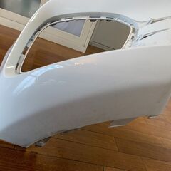 中古　メルセデス・ベンツ　Vクラス　フロントバンパー　ホワイト　左側傷あり