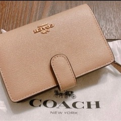 新品　coachの二つ折り財布