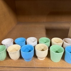 陶器製　菓子用カップ