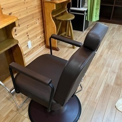 【美品】美容室専用　スタイリングチェア