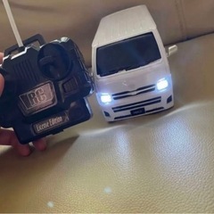 トヨタ　ハイエース　ラジコン プルバックカー　HIACE 白