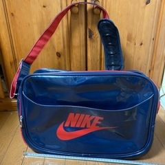 NIKE エナメルバッグ