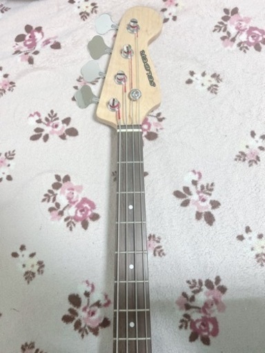 エドワーズ　ストラトキャスターヘッドホンギターアンプ ケース付き 3点セット ギター、ヘッドホンアンプ、ケース、3点セット。 エドワーズ ストラト