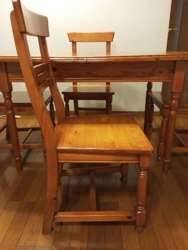 イギリス製 アンティーク調 ダイニングテーブル + 椅子4脚
