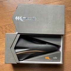 新品未使用！　MC SELLE  サドル　箱入り。