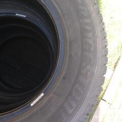 【取引中】ハイエース　スタッドレスタイヤ