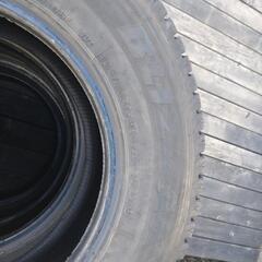 【取引中】ハイエース　スタッドレスタイヤ