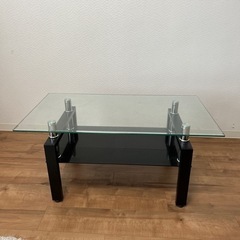 ガラス製ローテーブル