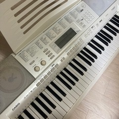 【電子キーボード】 61鍵盤　カシオHIKARI LK-208