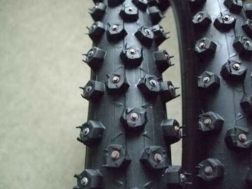 自転車用スパイクタイヤ シュワルベ アイススパイカープロ