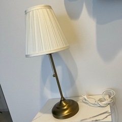 IKEA テーブルランプ　間接照明