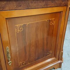 鍵2本付｜ガラス扉｜コーナーキャビネット｜飾り棚