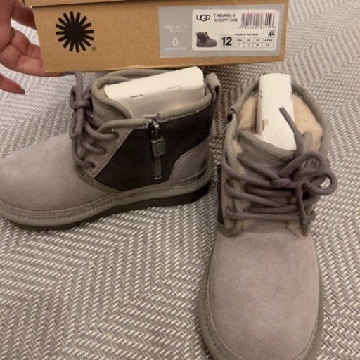 未使用品　UGG 19cm ムートンブーツ