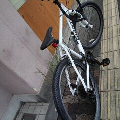 美品☆[GIANT] SNAP(スナップ)26吋 Fサス搭載MTB アルミ/21speed/ホワイト
