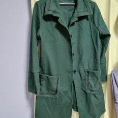 緑色のコート