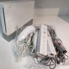 動作確認済み　Wii　シロ　リモコンヌンチャク2セット付き　すぐ...