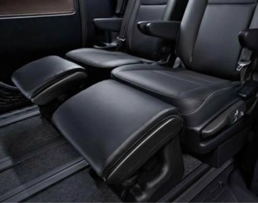 トヨタ純正 後席オットマン 左右セット ノア ブラック 週末限定値下げ