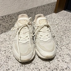 adidas レディーススニーカー25cm