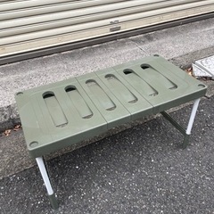 ベンチ　カーキ