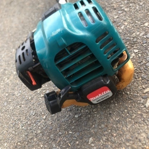 マキタ　makita 草刈機　刈払機　4st