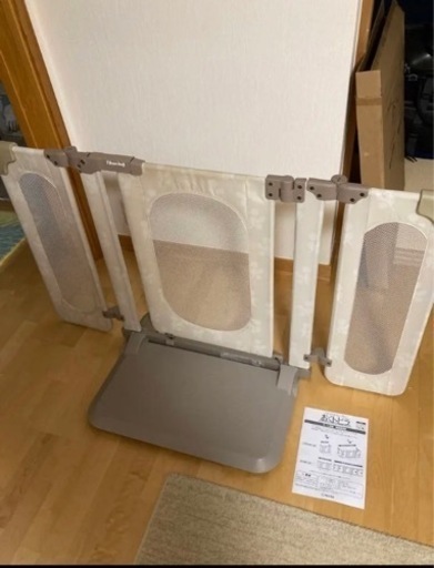 ベビーフェンス(ベビーゲート)日本育児おくトビラS(リーフ)