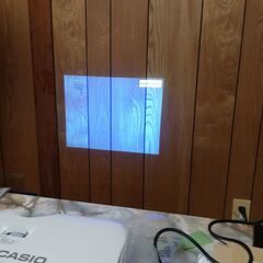 【ほとんど新品】CASIO プロジェクター　XJ-F20XN