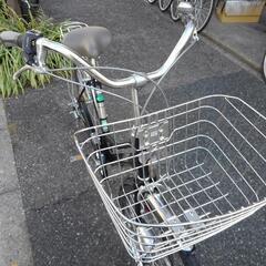 中古自転車２８１０　美品！低使用！　サカモトテクノ　２７インチ　６段ギヤ　LEDオートライト　カートリッジBB  　耐磨耗タイヤ　キッキーと音がならない後輪ローラーブレーキ　大きめステンレス前かご
錆びにくい部品：ハンドル・リム・ドロヨケ・前かご