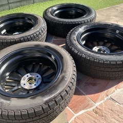 トヨタ　アクア　スタッドレスタイヤ　ホイールセット　185/60/15